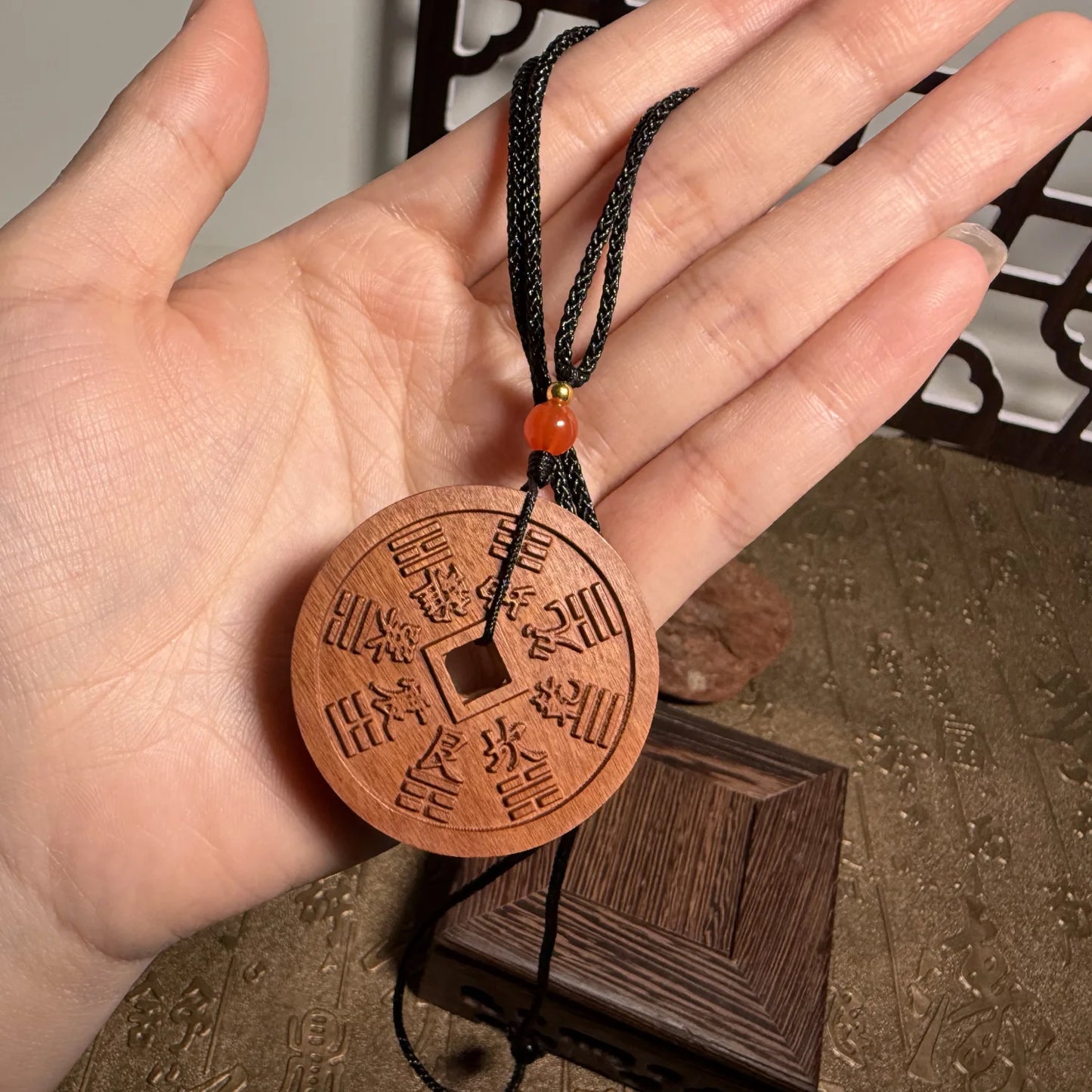 Shangui Peace Knot / Floral Plaque